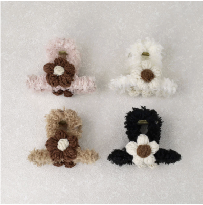 Kẹp tóc Osewaya hoa bông 25BS0785